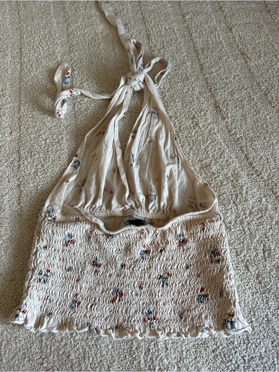 American Eagle Floral Halter Top with Adjustable Neck Tie - Picture 4 of 6